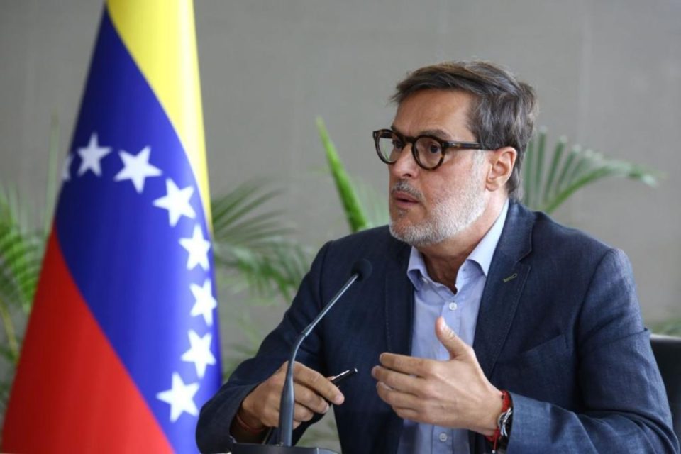 Canciller venezolano Félix Plasencia.