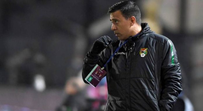 César Farías, director técnico venezolano que dirige a la selección boliviana de fútbol