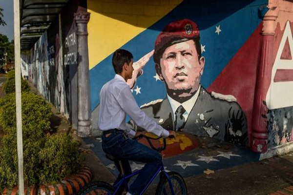 Chávez en las calles de Barinas.
