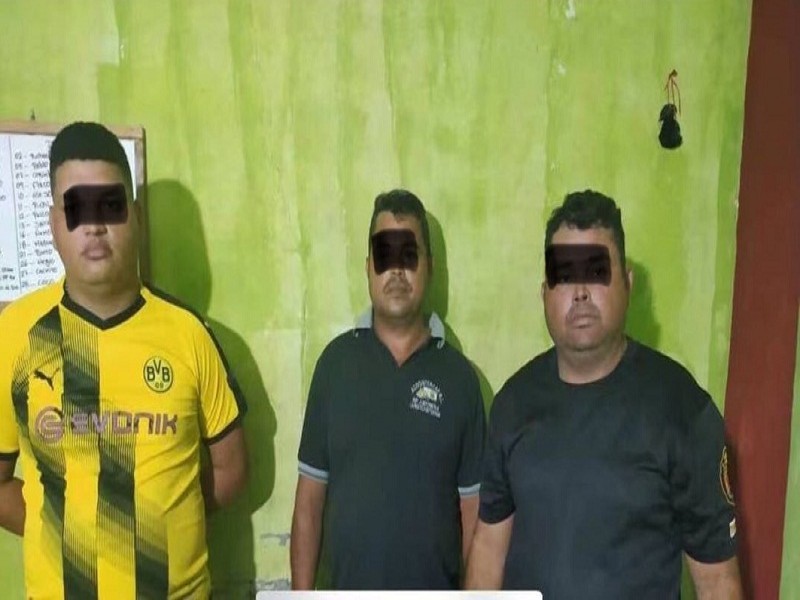  Los 3 venezolanos detenidos, uno de ellos trabajador de la Empresa Nacional de Transporte.