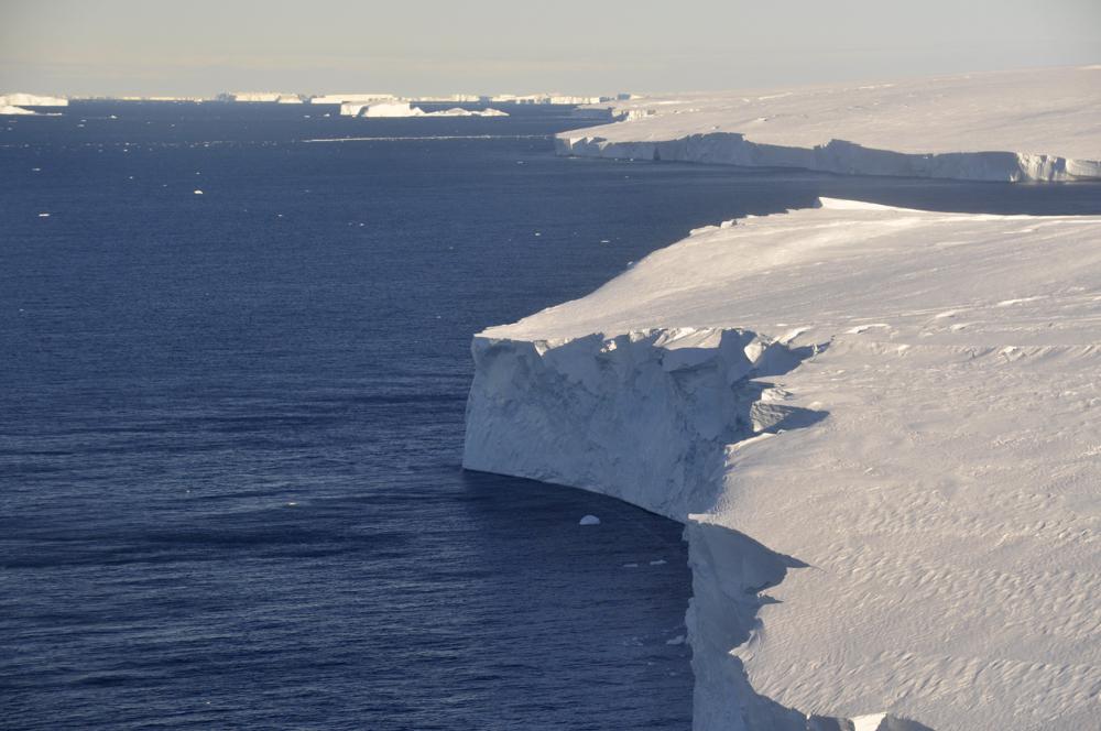 Foto del 2020 del glaciar antártico Thwaites, difundida por el British Antarctic Survey