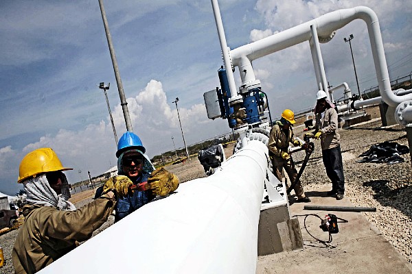 Estación de bombeo de gasoducto que conecta Colombia y Venezuela en Ballenas, Manaure, en el noreste de Colombia.
