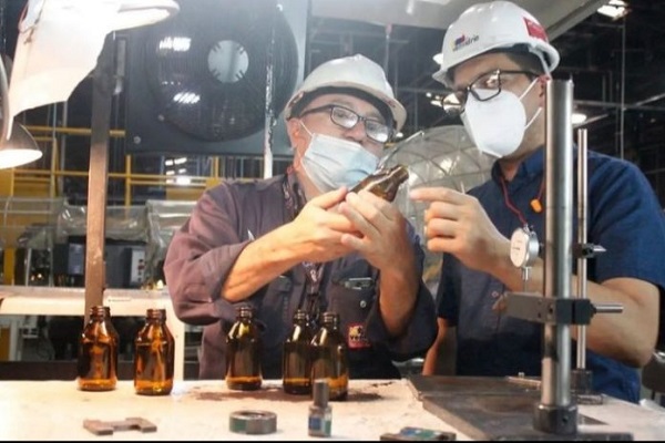 Trabajadores ratificaron la disposición en fortalecer los procesos para aumentar la producción de envases de vidrio.