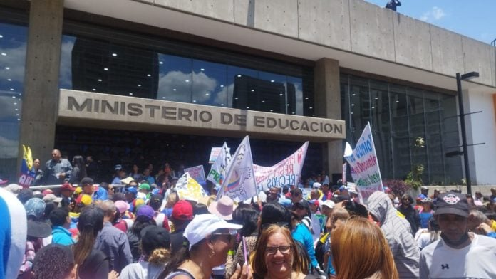 Fordisi repudió que algunos actores de la cartera de Educación distorsionen el problema y responsabilicen a la AVEC