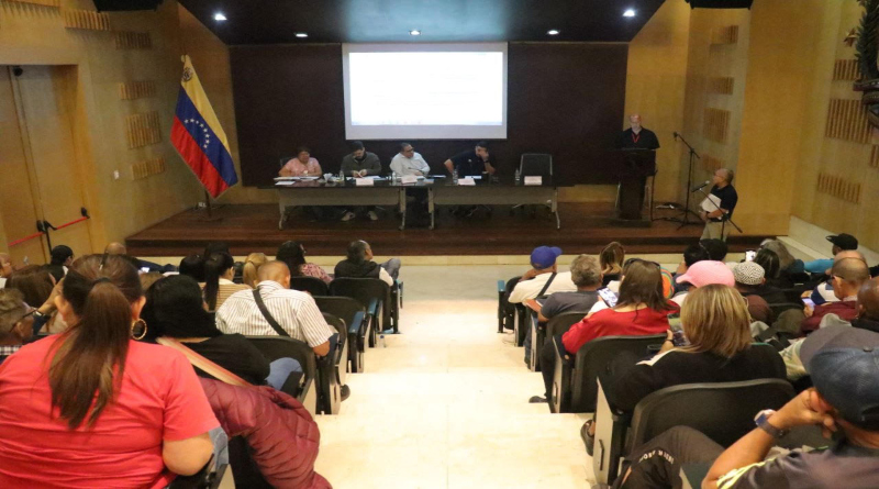 Encuentro de Medios Alternativos y Comunitarios con comisión de la AN