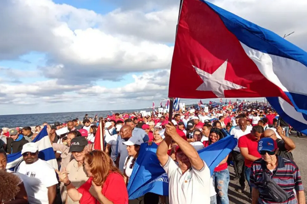 La marcha fue liderada por el presidente cubano y el general de Ejército, Raúl Castro Ruz.