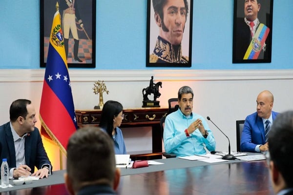 Maduro recordó que un grupo opositor comenzó a llevar a venezolanos a través de Colombia con "falsas ofertas" que ofrecían en redes sociales.