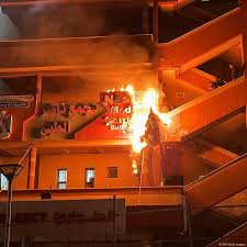 Un ataque aéreo israelí destruyó este domingo el último hospital en funcionamiento en la ciudad de Gaza