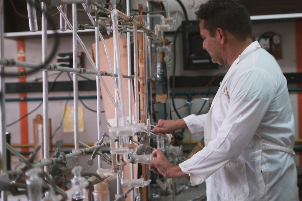 Laboratorio de Fisicoquímica Orgánica del Centro de Química “Dr. Gabriel Chuchani”, del Instituto Venezolano de Investigaciones Científicas