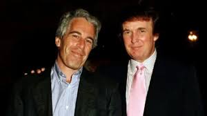 Epstein con Trump departiendo juntos en una reunión social