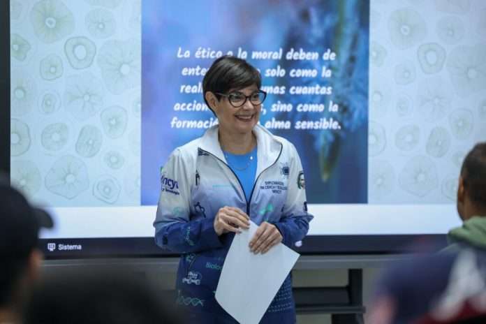 la vicepresidenta sectorial de Ciencia, Tecnología, Ecosocialismo y Salud, Gabriela Jiménez Ramírez.