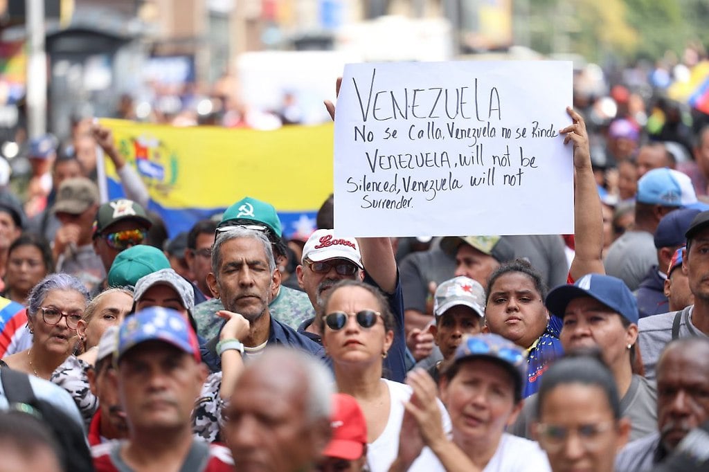 Respuesta directa al bombardeo y secuestro ejecutado por fuerzas especiales de los Estados Unidos el pasado 3 de enero.