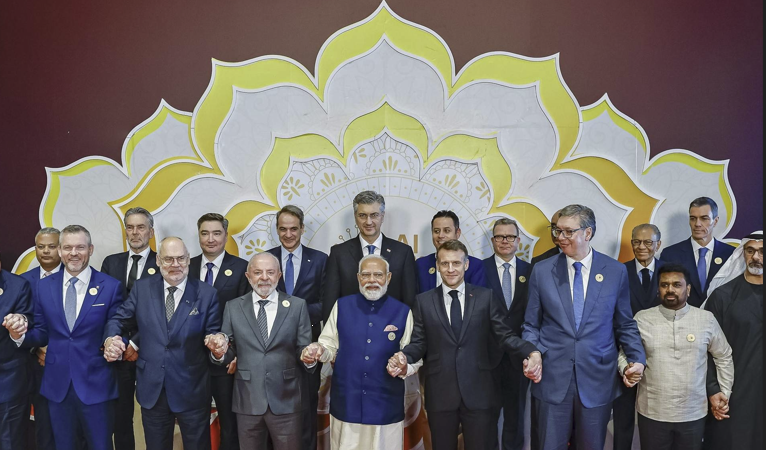 88 países, con los EE. UU., China y la UE firman en la India un acuerdo sobre la IA